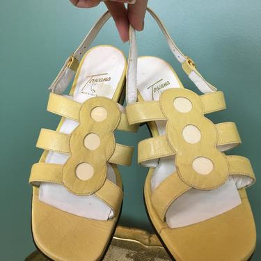 1960s sandals, vintage 60s shoes, mod, cuban heel, Italian, size 8 1/2, yellow leather, strappy flats, retro, sling back, gladiator, summer 