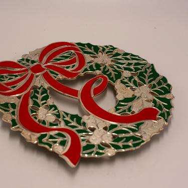 vintage christmas holly wreath metal trivet with red bow 