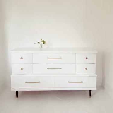 Beautiful mid century modern dresser credenza 