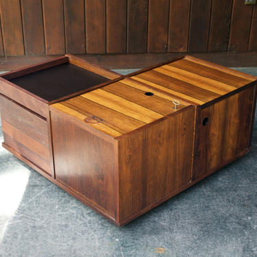 Danish Rosewood Coffee Table Dry Bar Liquor Cabinet Vintage Mid-Century Modern Mad Men 