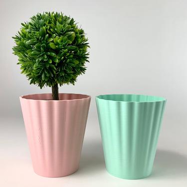 MICO Vase (STYLE 03 - Wavy Planter) - Designed and Crafted by Honey & Ivy Studio in Portland, Oregon 
