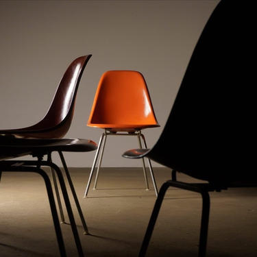 Set of 4 Herman Miller Eames Orange Shell Chairs 