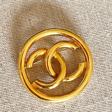 Vintage 1993 93P CHANEL CC Logo Large  Gold Pin Jewelry Brooch - GREAT Condition! 