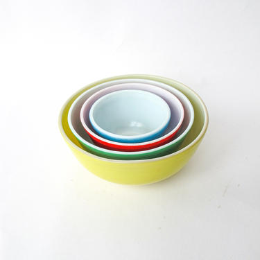 Set of 4 Vintage Nesting Pyrex Primary Color Rainbow Mixing Bowls 