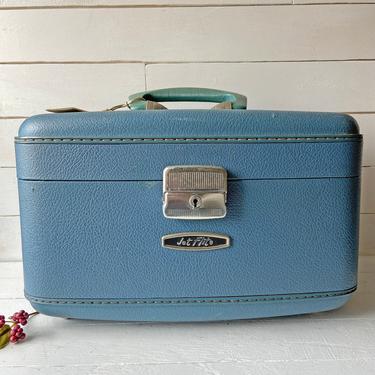 Vintage Jet Flite Luggage Suitcase Hard Sided Cosmetic Trunk, Train Case // Vintage Blue Suitcase, Suitcase Prop, Wedding Prop // Gift 