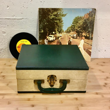 Restored 1950s Commodore 3 Speed Record Player Alligator Green White Suitcase Deco2Go Seattle WA