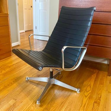 Vintage Charles and Ray Eames for Herman Miller Aluminum Group Lounge Chair Black Leather 