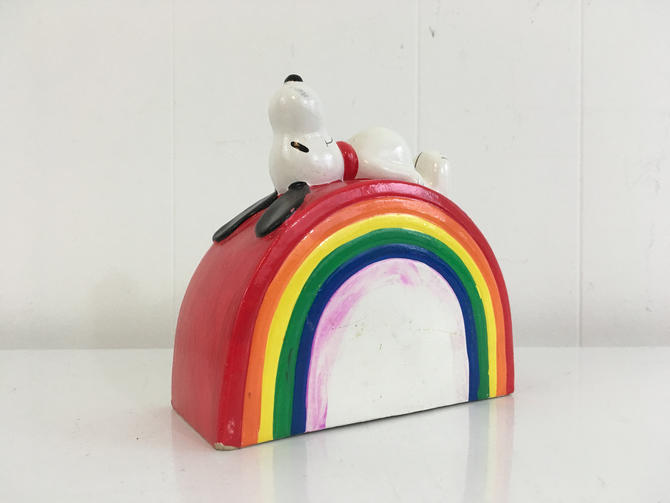 Vintage Snoopy Rainbow Bank Dog Kitsch Kawaii Coin Money Shelf