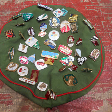 Vintage Chinese Communist Party Military Single Red Star Beret 47 Souvenir Pins Green Red Hat Cap Red Army Authentic Genuine Mao Cap Asian 