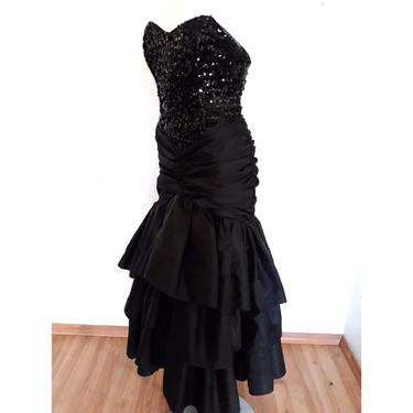 80's Vintage Holiday Gown, black sequin prom dress, strapless black tie cocktail dress, tiered, floor length,  sweetheart cut size small s 4 