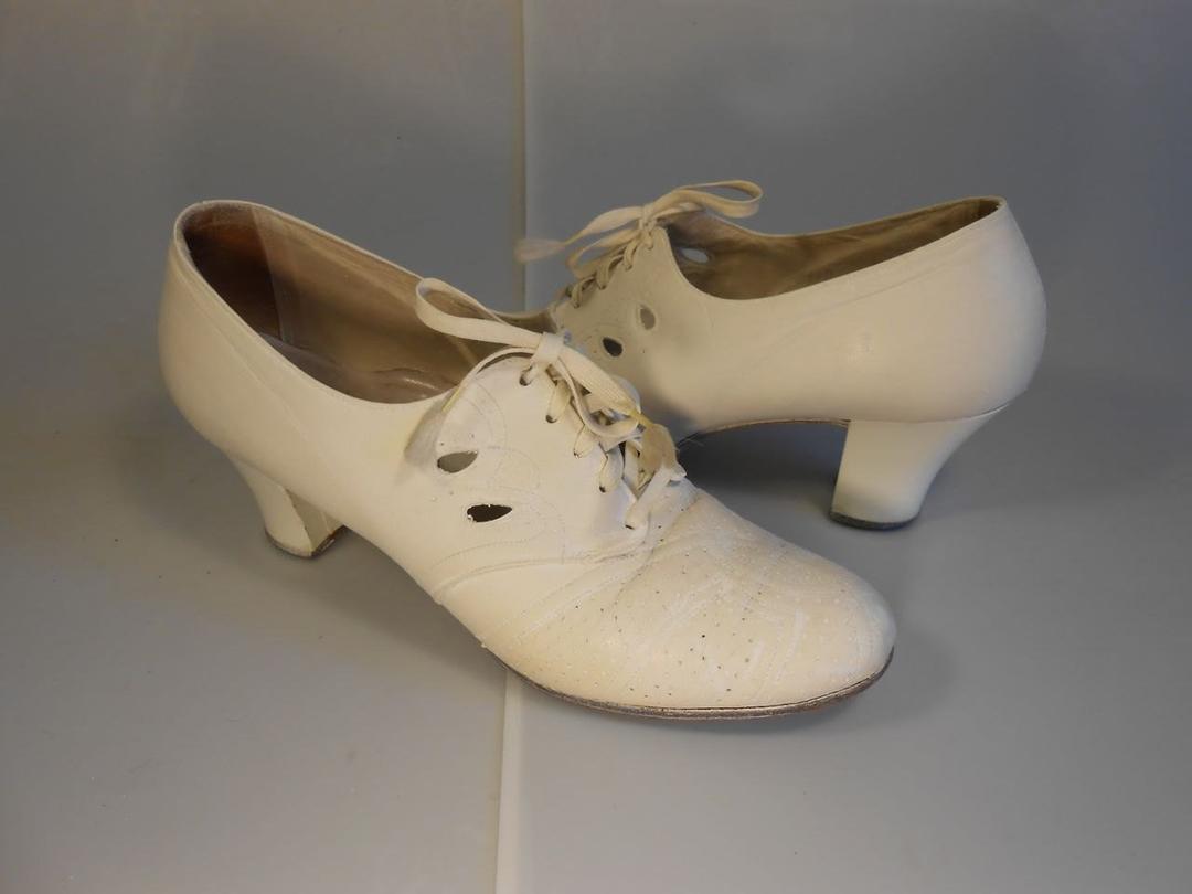 Old school hot sale nurse shoes