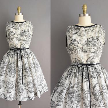 vintage 1950s dress | Adorable B&amp;W Novelty Print Full Skirt Cotton Dress | Medium | 50s vintage dress 