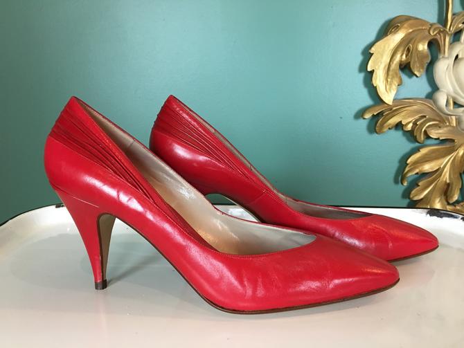 lipstick red heels 1980s pumps vintage 80s shoes 9 1 2 proxy shoes Black Label Vintage Tacoma WA