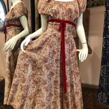 Darling 70's Peasent Dress by OliveandOlafs