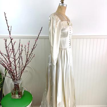 Vintage satin wedding gown with train - size xs - small 