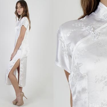 Mandarin Style All White Dress / Vintage 80s Asian Floral Chinese High Collar / Frog Closure Sexy Side Slit Long Womens Dress 