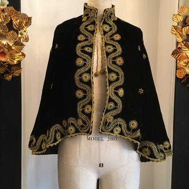 Palestinian wedding cape, Black velvet cape, Gold embroidered cape, Zardozy embroidery, ethnic cape, vintage 30s cape, medium 
