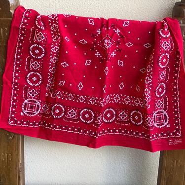 Vintage Red Bandana / Fast Color 100% Cotton / 1950's 1960's Red Handkerchief / Red Hankey / Red Bandana / red cotton scarf 