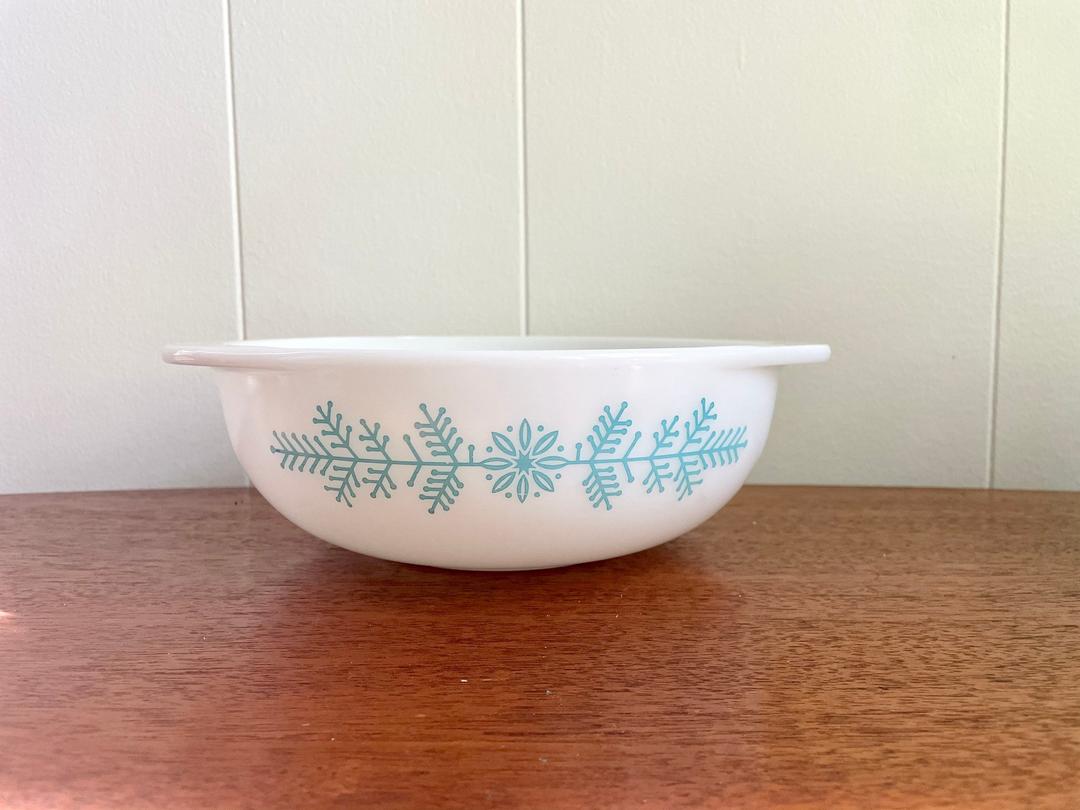 Pyrex 475 Spirograph Promo Lid & Dish turquoise blue store