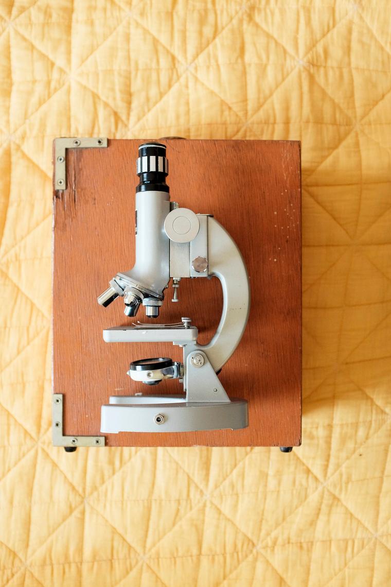 Tasco Mini Microscope, Original Wood Box, MCM small microscope