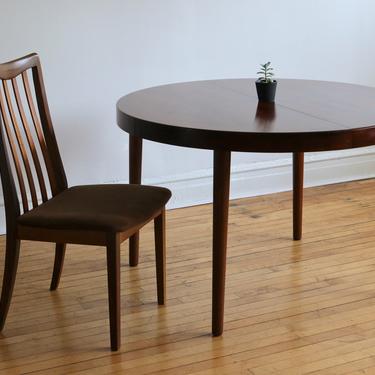Mid Century Danish Modern Rosewood Round/Oval Dining Table 