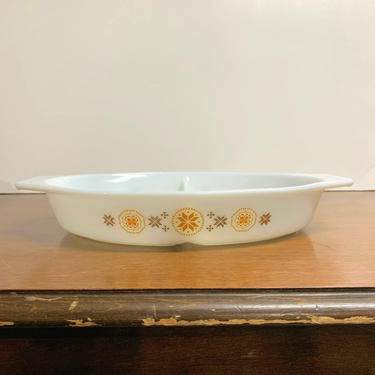 Vintage Pyrex Town and Country Oval Divided Dish 063 