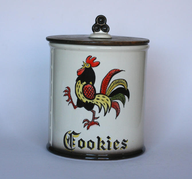 Vintage Metlox Poppytrail Red Rooster Cookie Jar By Suesuegonzalas From Susan Gonzalas Of Minneapolis Mn Attic