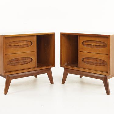 Young Manufacturing Mid Century Walnut Nightstands - A Pair - mcm 