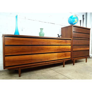 Exceptional Elegant Mid Century Bedroom Set