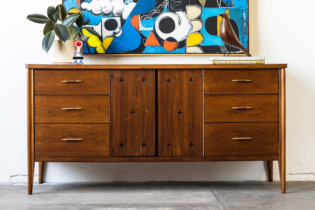 MidCentury Modern Broyhill Saga Dresser Former Modern Las Vegas, NV