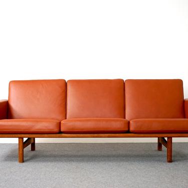 Oak & Leather Sofa GE 236/3, by Hans Wegner - (320-066) 