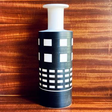 Ettore Sottsass Bitossi Pottery Rocchetto Vase Black &amp; White Memphis Postmodern 