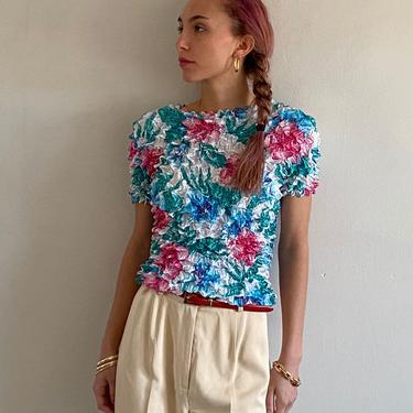 90s popcorn cropped top blouse / vintage floral scrunchy crinkled popcorn short sleeve cropped crop top tee | one size 