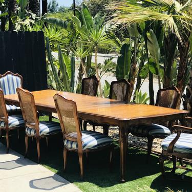 Grand scale Dining set