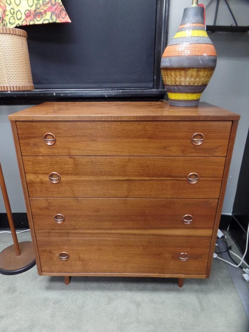 MidCentury Modern walnut highboy dresser. Peg Leg Vintage Peg Leg