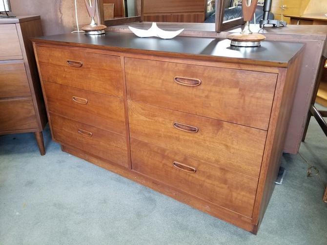 Mid Century Modern Six Drawer Dresser By Lane Furniture From Peg