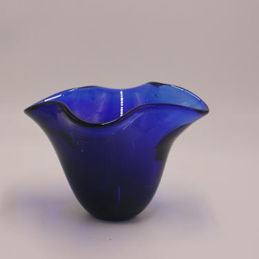 vintage hand blown cobalt blue bowl/hobby piece/1999 