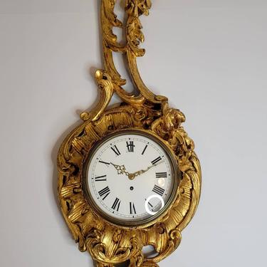 Large French Louis XV Rococo Style 19th Century Carved Giltwood Antique Cartel Clock 