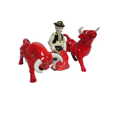 SALE Vintage Matador and Bulls -Vintage Ceramic Red Bull &amp; Bullfighter, 1950s Mid Century Modern Bull Fighter Set, Collectible Ceramic Japan 