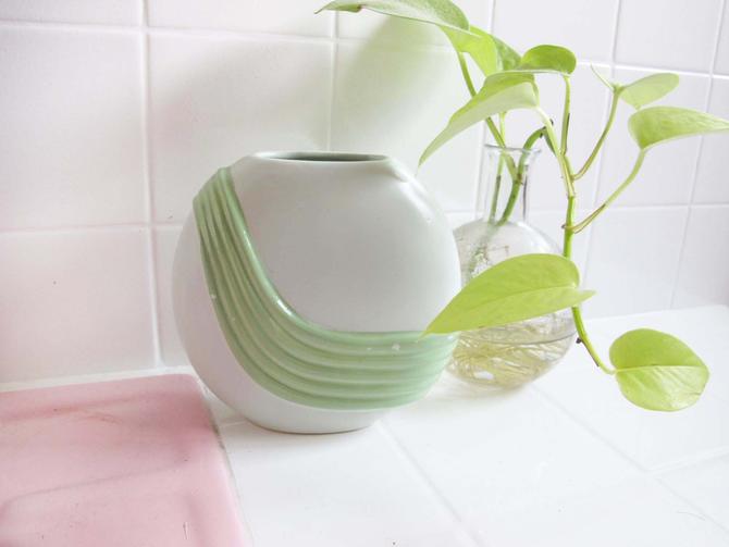 Home Décor Vases Home & Living Vintage Bud Vase Decorative Green Stripe