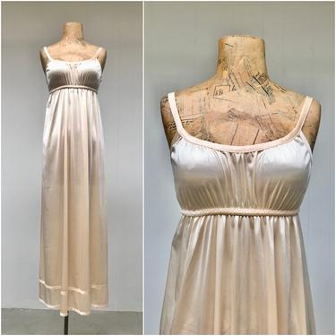 Vintage 1970s Vassarette Nightgown, Peach Nylon Empire Waist Boho Nightie, Extra Small 32&amp;quot; Bust 