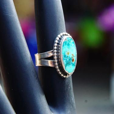 Vintage Native American Petite Silver Turquoise Ring, Marbled Turquoise Gemstone, Silver Bead Setting, Wide Spilt Prong Band, Size 4 US 