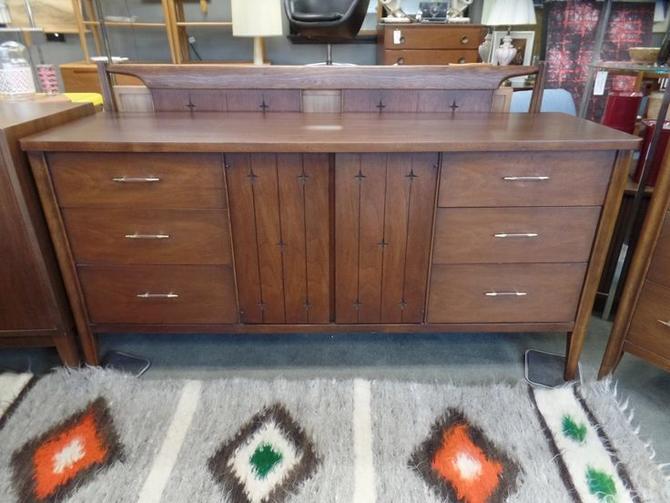 Mid Century Modern Long Dresser From The Saga Line By Broyhill