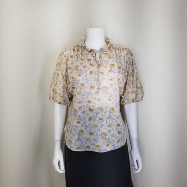 Vintage 70s Peasant Blouse, Medium / Neutral Crepe Puff Sleeve Blouse / Boho 1970s Beige Floral Short Sleeve Top / Ruffle Collar Blouse 