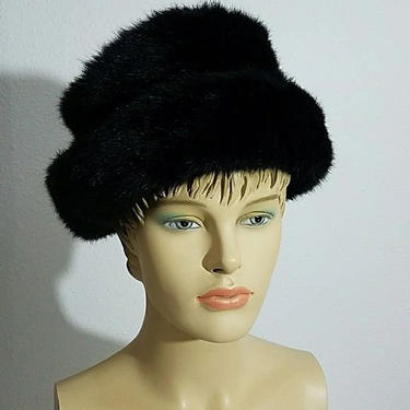 Vintage 70s Faux Fur Black Russian Style Unisex Hat 