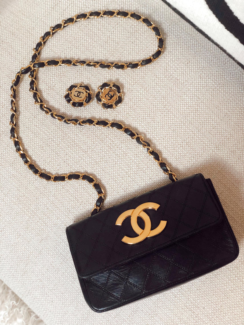 Chanel Vintage 1990s Black Lambskin Quilted Matelasse CC Logo