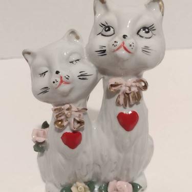 Vintage Porcelain Cat Heart Figurine Shabby Chic Home Decor 6" 