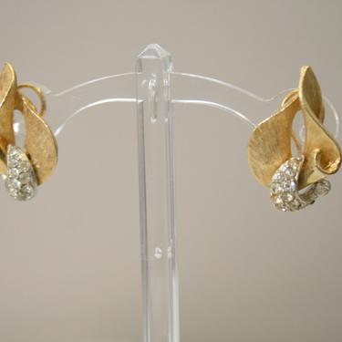1950s Matte Gold and Rhinestone Clip Earrings 