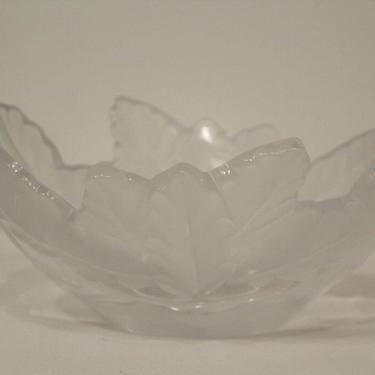 Lalique France Compiegne Bowl w Frosted Oak Leaf 