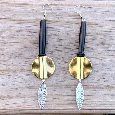Black Hairpipes & Gold Metal Discs